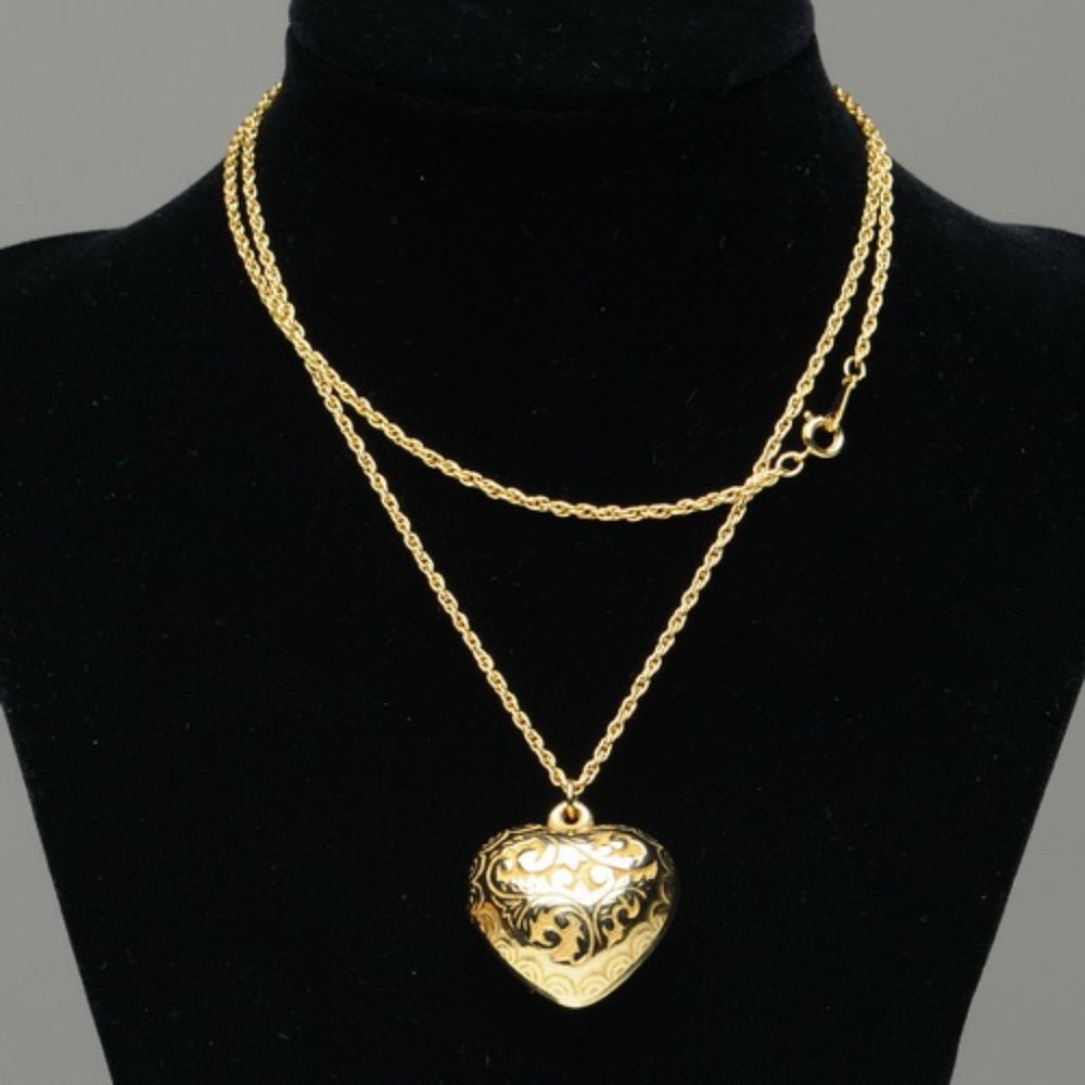 Avon Gold Tone Heart Necklace - Vintage